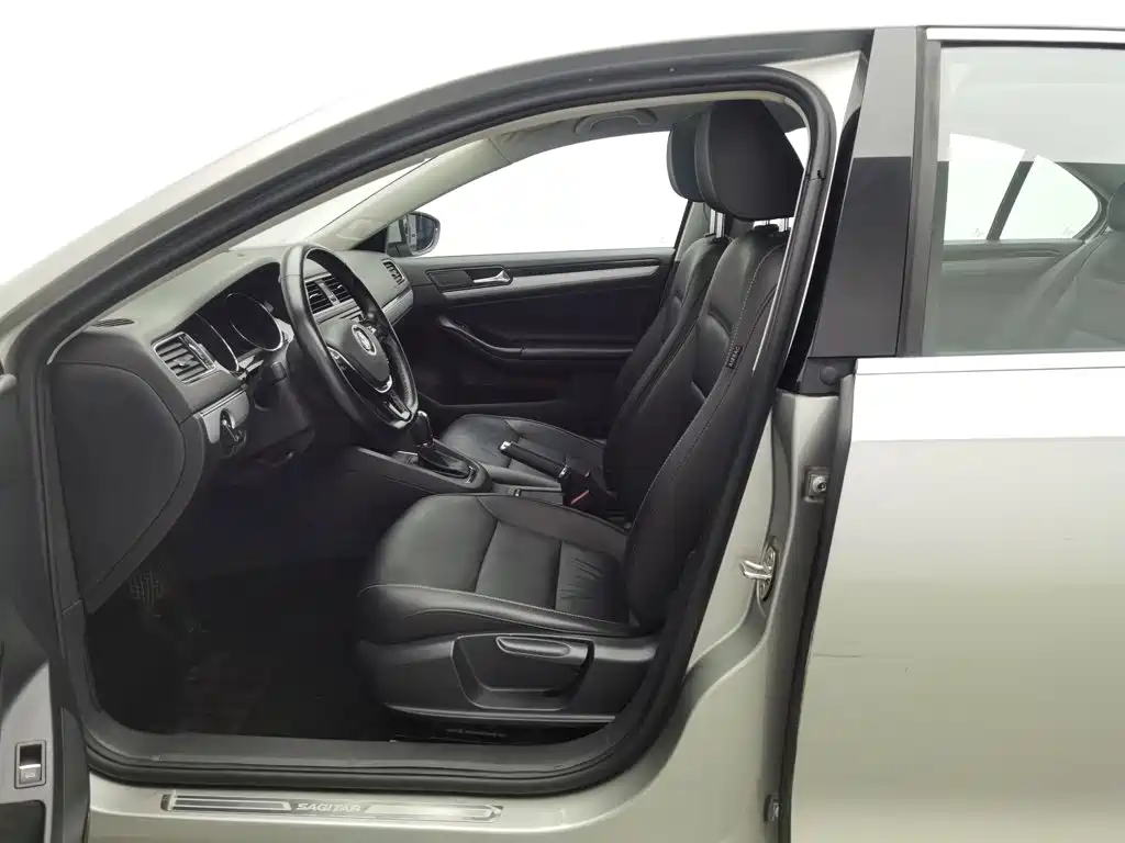 Volkswagen Sagitar — миниатюра 10