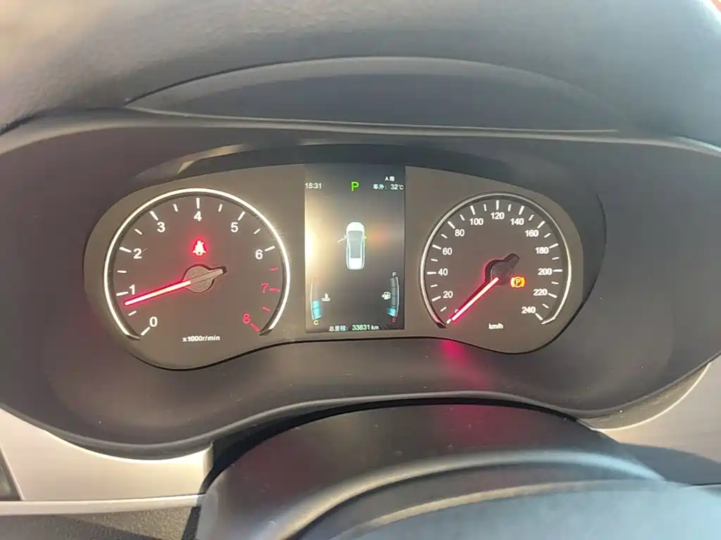 BYD MAX — миниатюра 12