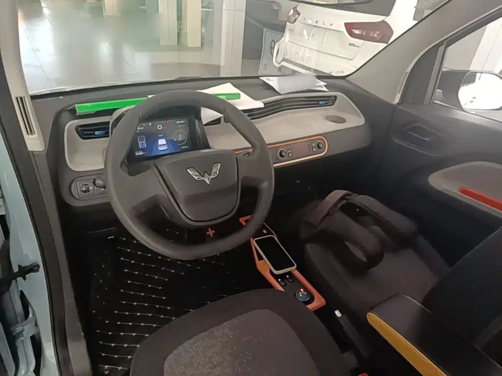 Wuling MINIEV — миниатюра 10