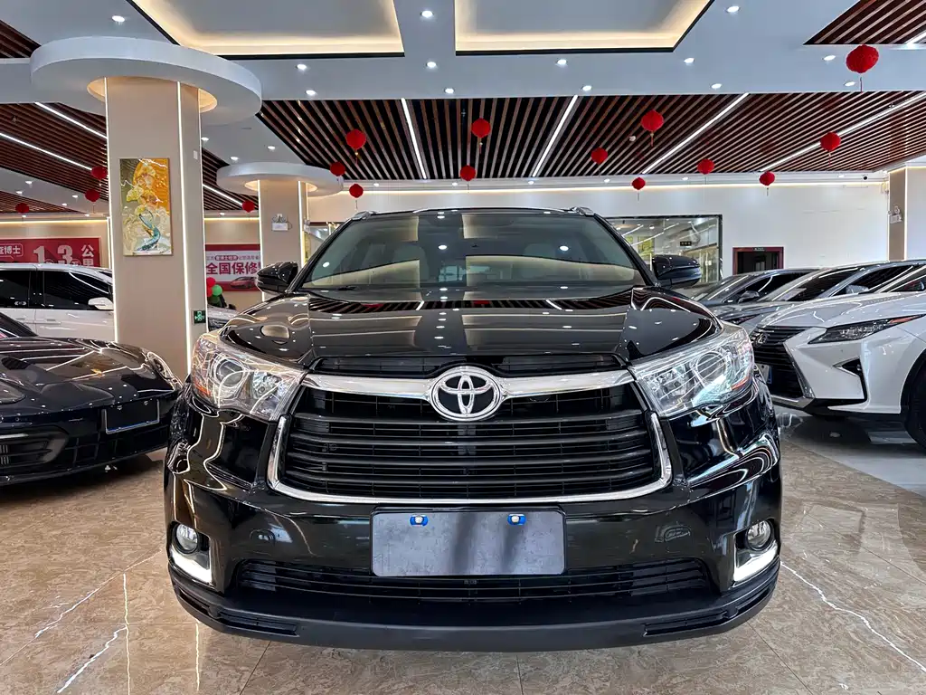 Toyota Highlander 2015 3.5L Luxury 7 мест