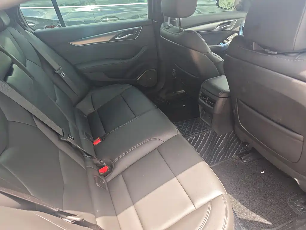 Cadillac CT5 — миниатюра 12