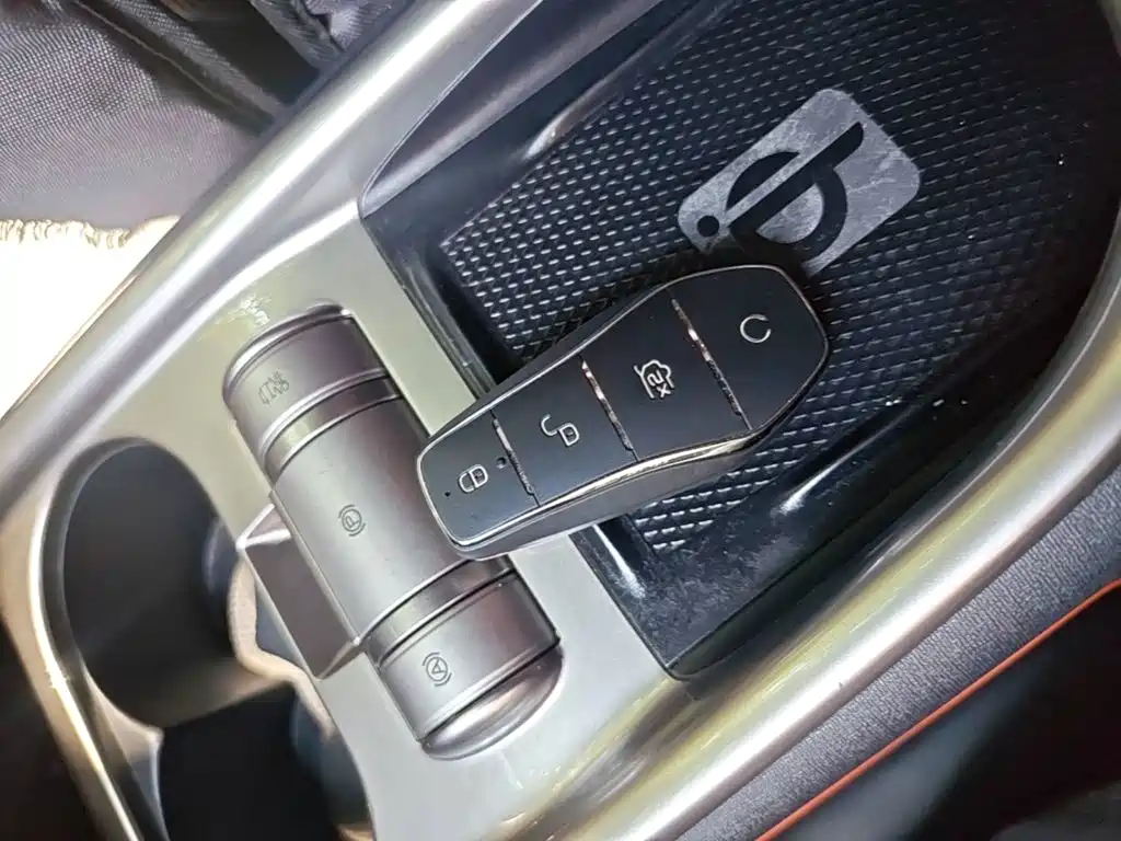 BYD Dolphin — миниатюра 9