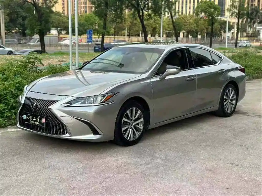 Купить Lexus ES