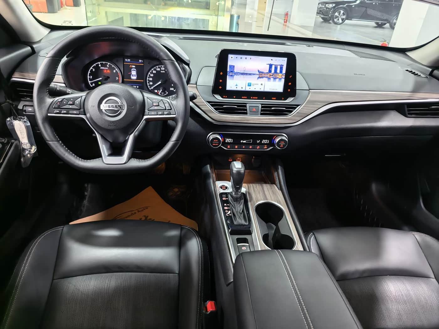 Nissan Teana 2.0 л 2023 г. Белый, пробег 19000 км