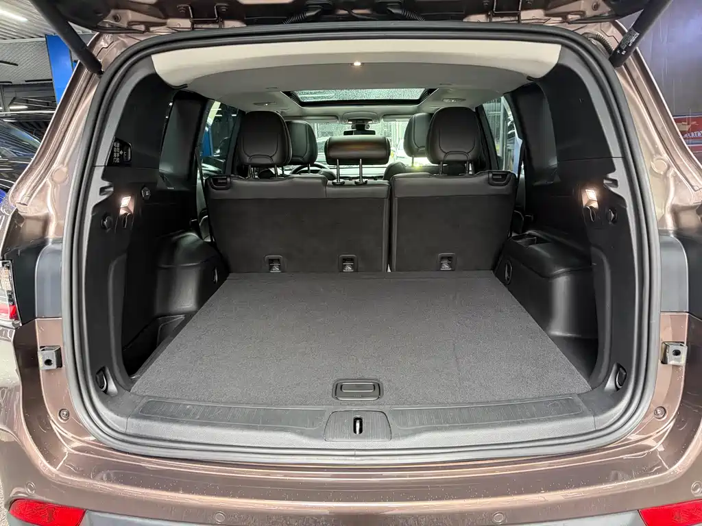 Jeep Commander — миниатюра 17