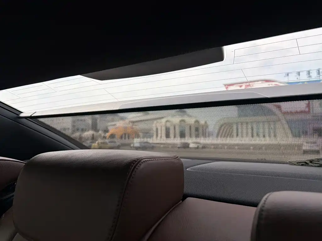 Audi A6L — миниатюра 12