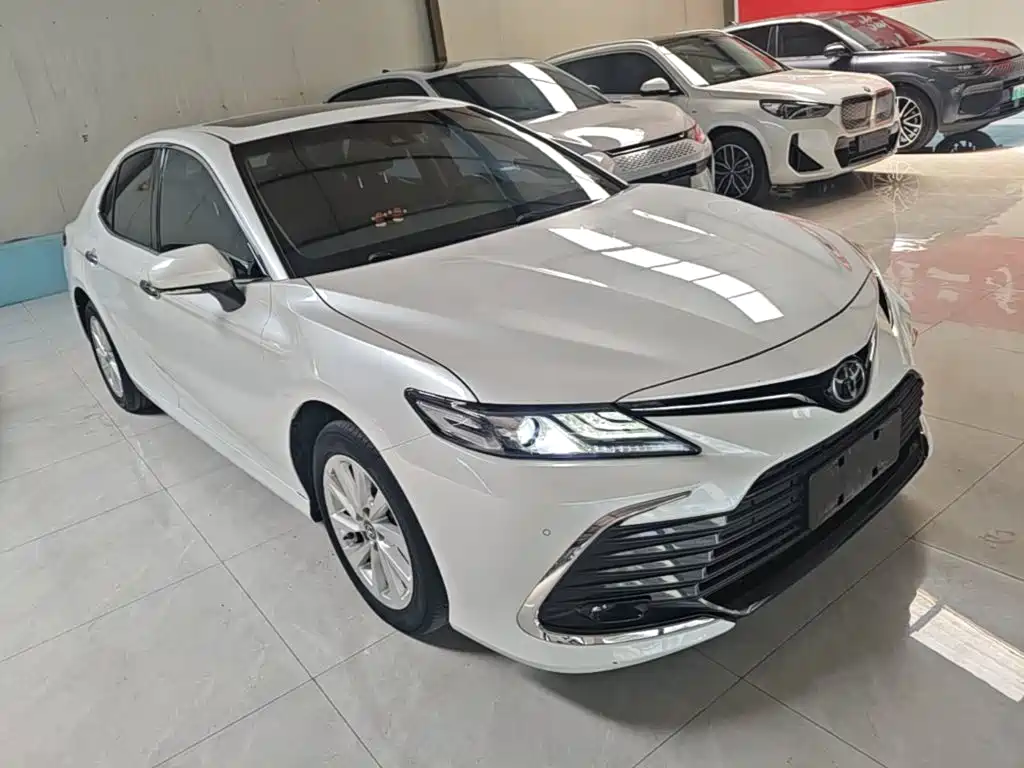 Toyota Camry — миниатюра 4