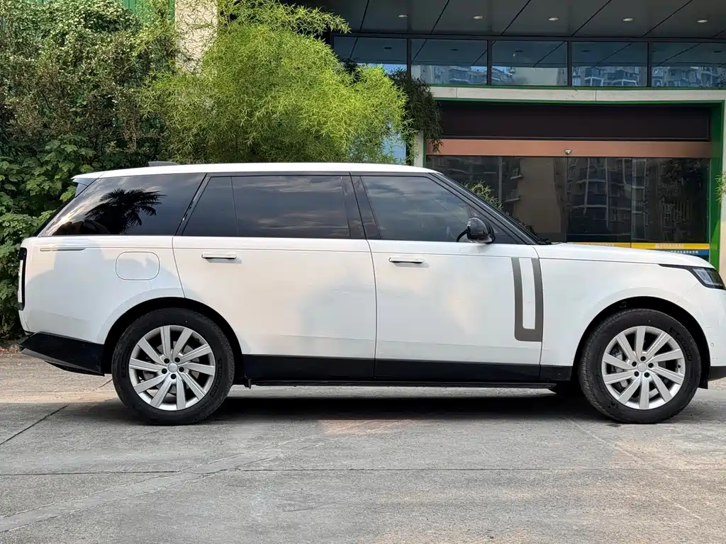 Land Rover Range Rover — миниатюра 3