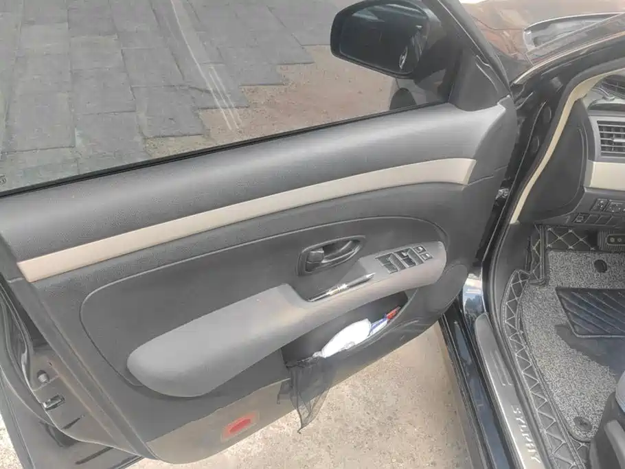 Nissan Sylphy — миниатюра 7