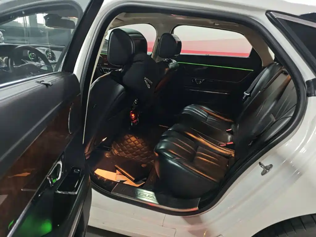 Jaguar XJ — миниатюра 9
