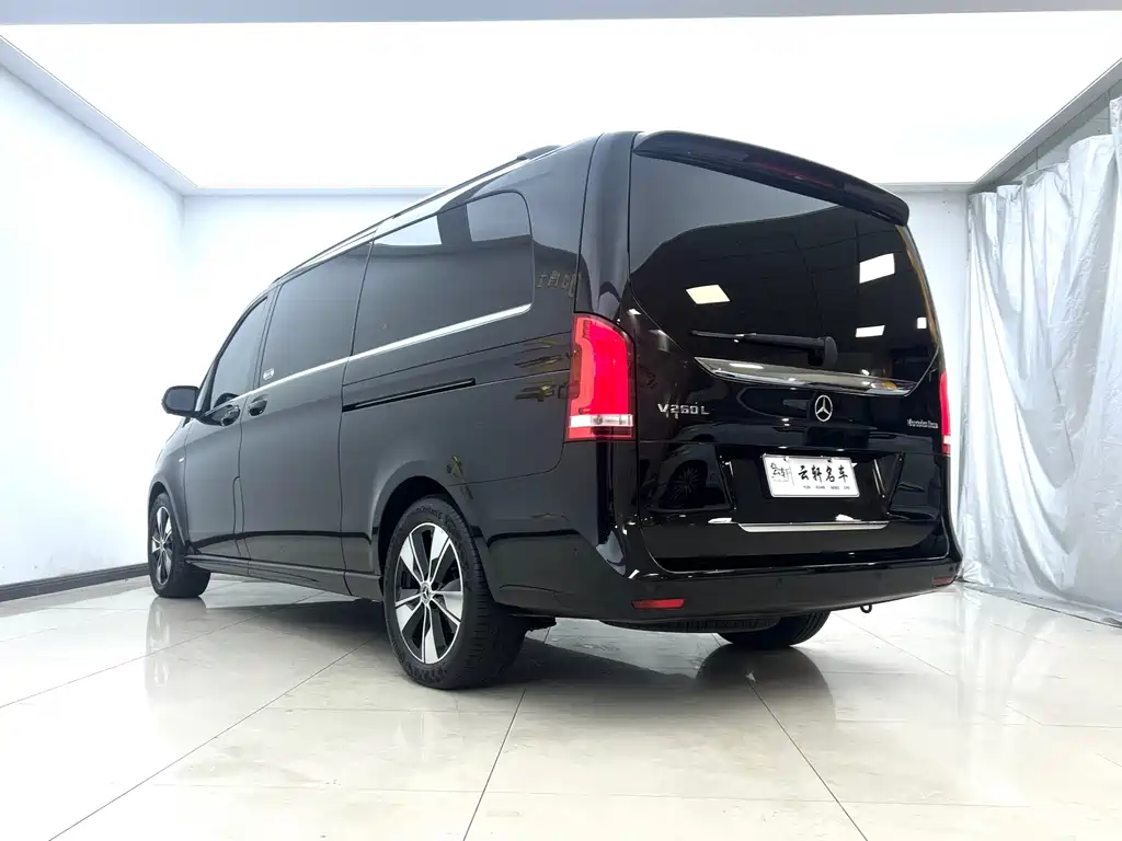 Mercedes-Benz V-Class — миниатюра 4
