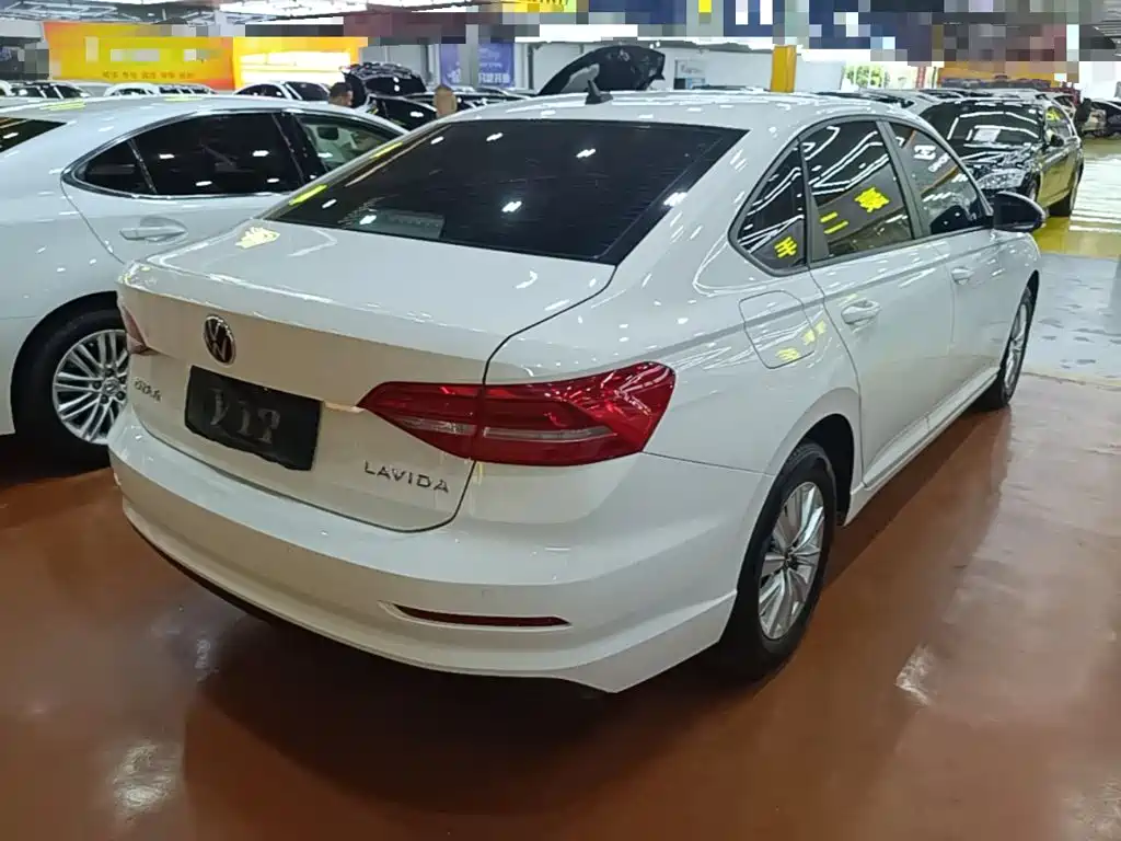 Volkswagen Lavida — миниатюра 7