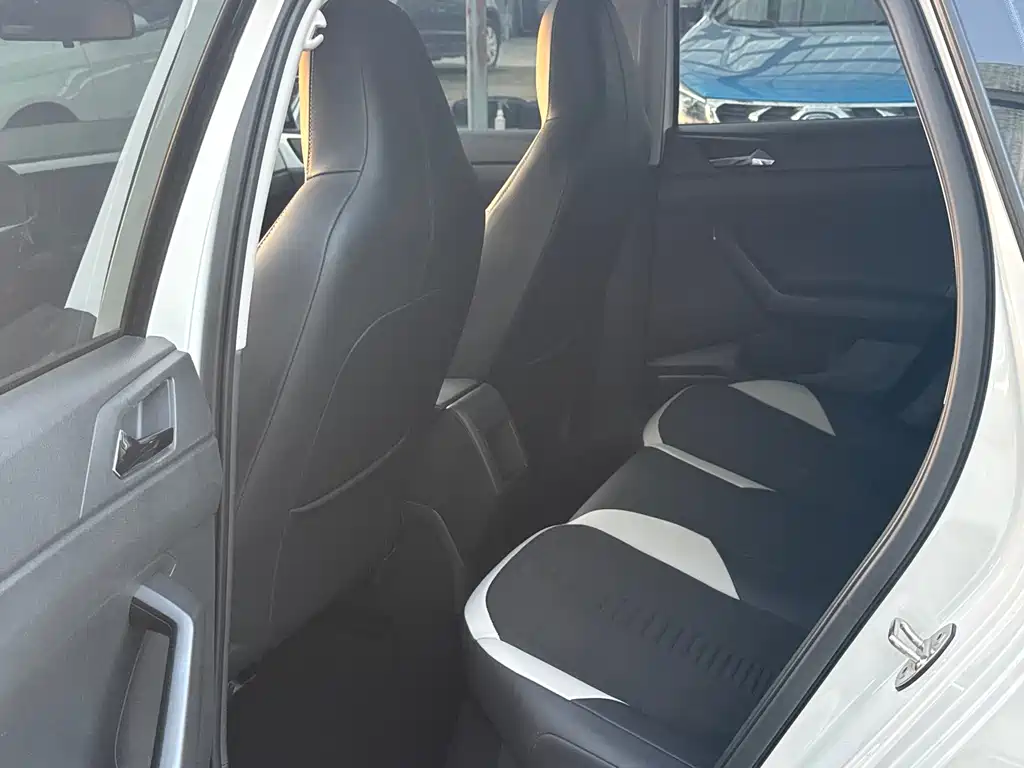 Volkswagen Polo — миниатюра 8