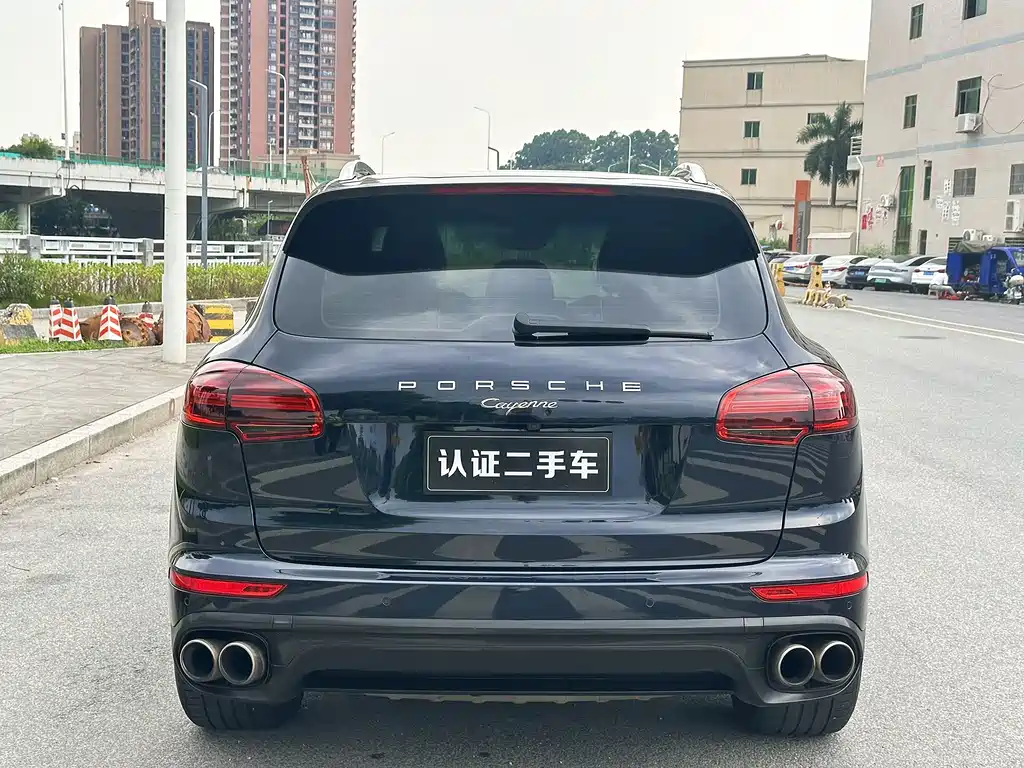 Porsche Cayenne — миниатюра 6