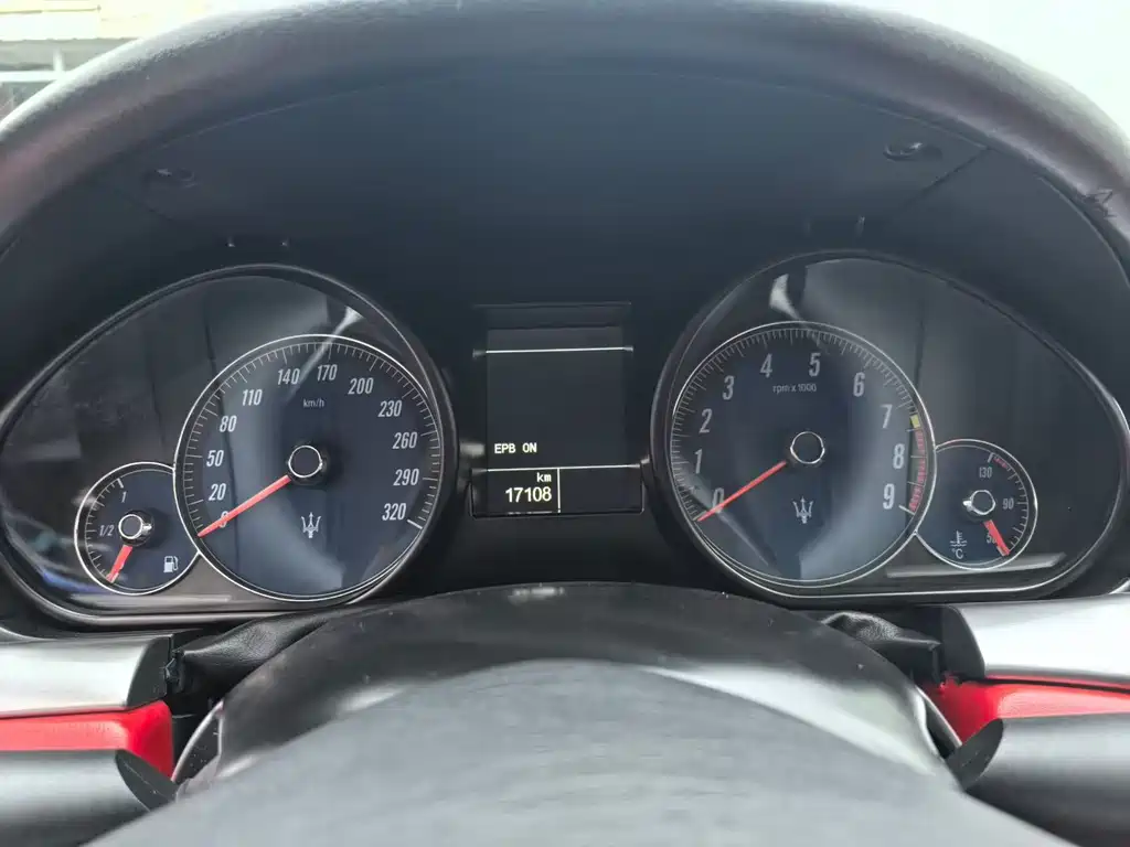 Maserati GranTurismo — миниатюра 8
