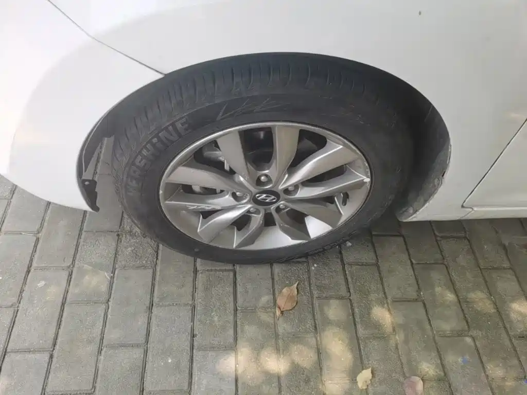 Hyundai Elantra Langdong — миниатюра 23