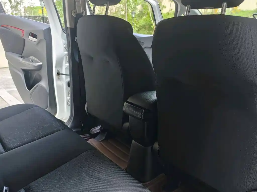 Honda Fit — миниатюра 6