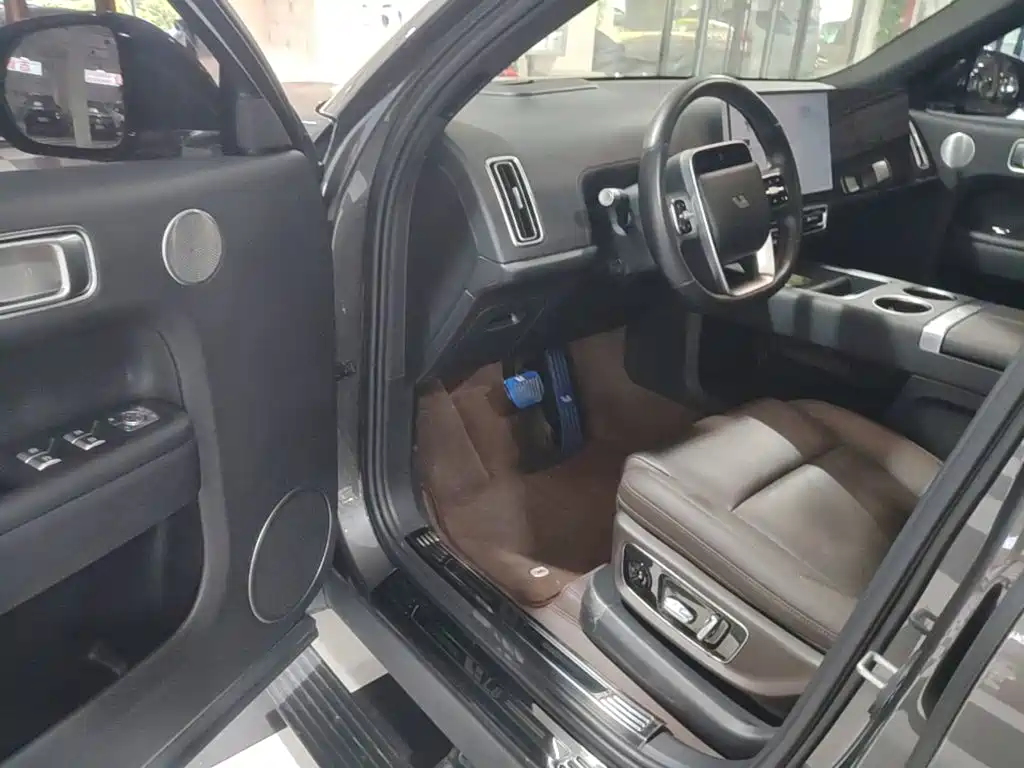 Li Auto Li L8 — миниатюра 16
