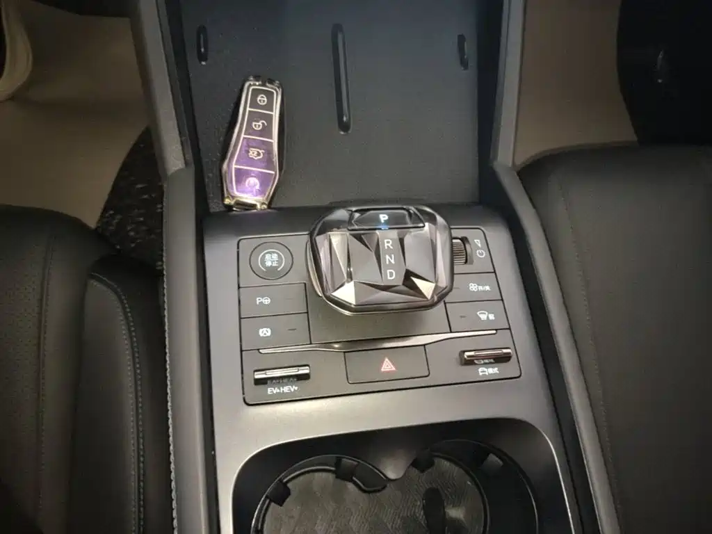 BYD Qin L — миниатюра 14