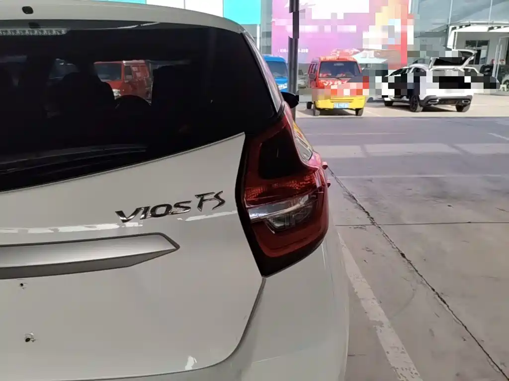 Toyota Vios FS — миниатюра 8