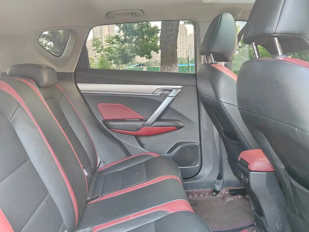 Geely Binyue — миниатюра 13