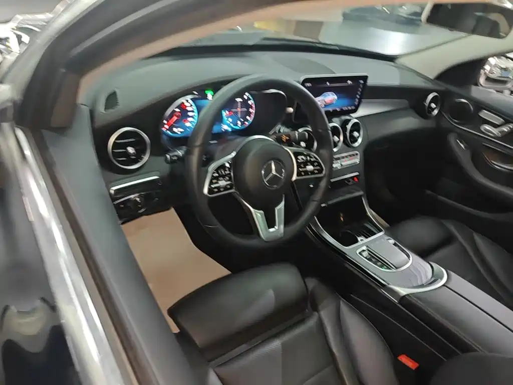 Mercedes-Benz C-Class — миниатюра 10
