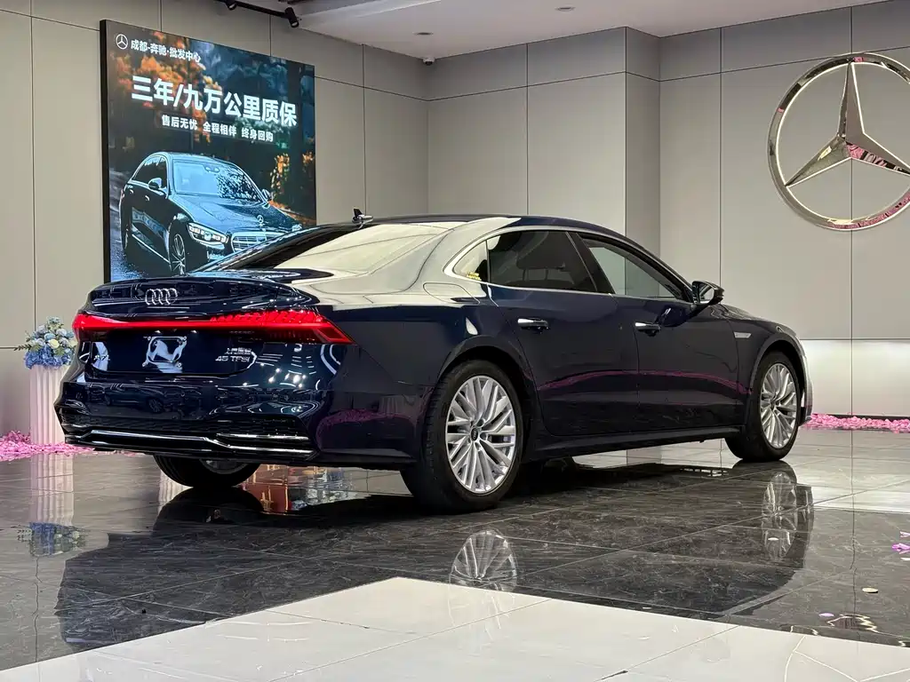 Audi A7L 2024 45TFSI S-line
