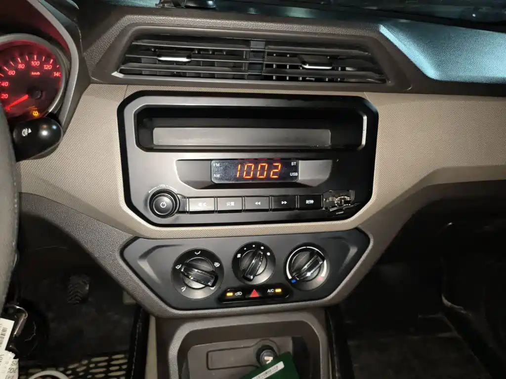 Wuling Hongguang — миниатюра 10