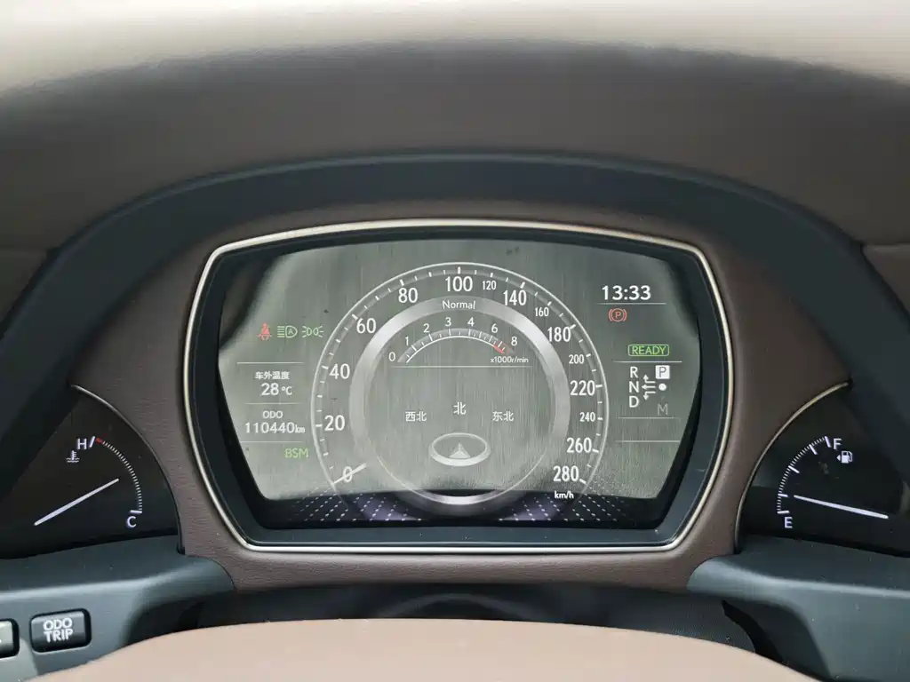 Lexus LS — миниатюра 9