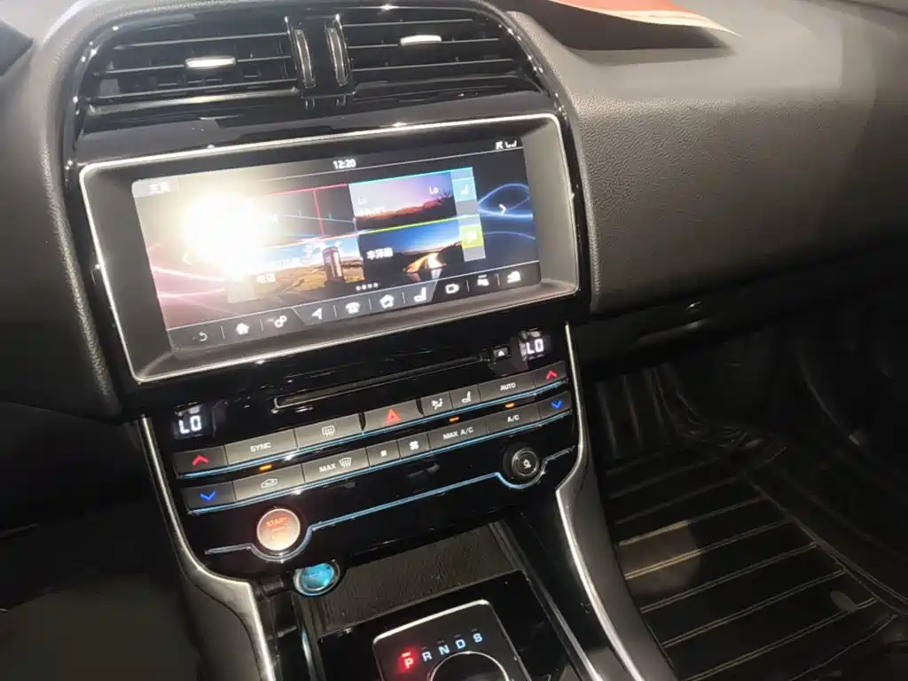 Jaguar XEL — миниатюра 13