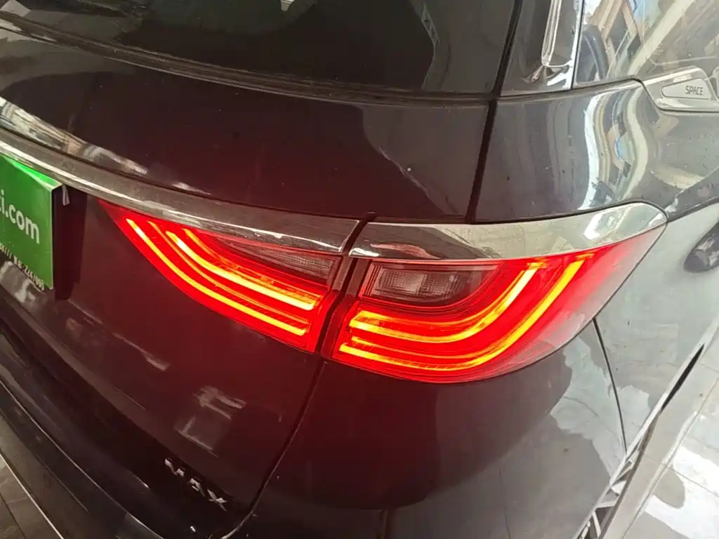 BYD MAX — миниатюра 8