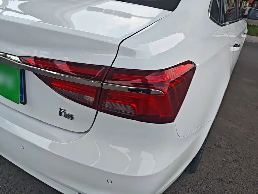 Roewe Roewe i6 Classic — миниатюра 8