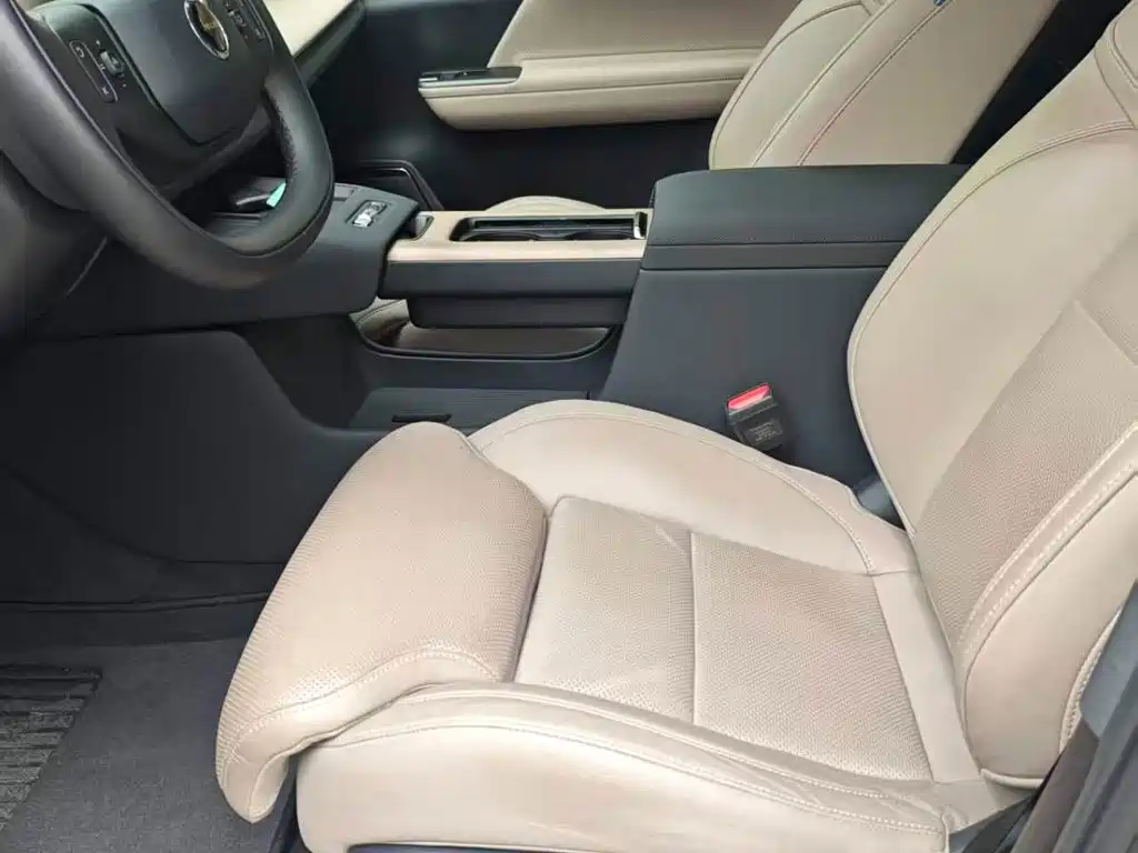 Volvo XC70 PHEV — миниатюра 12