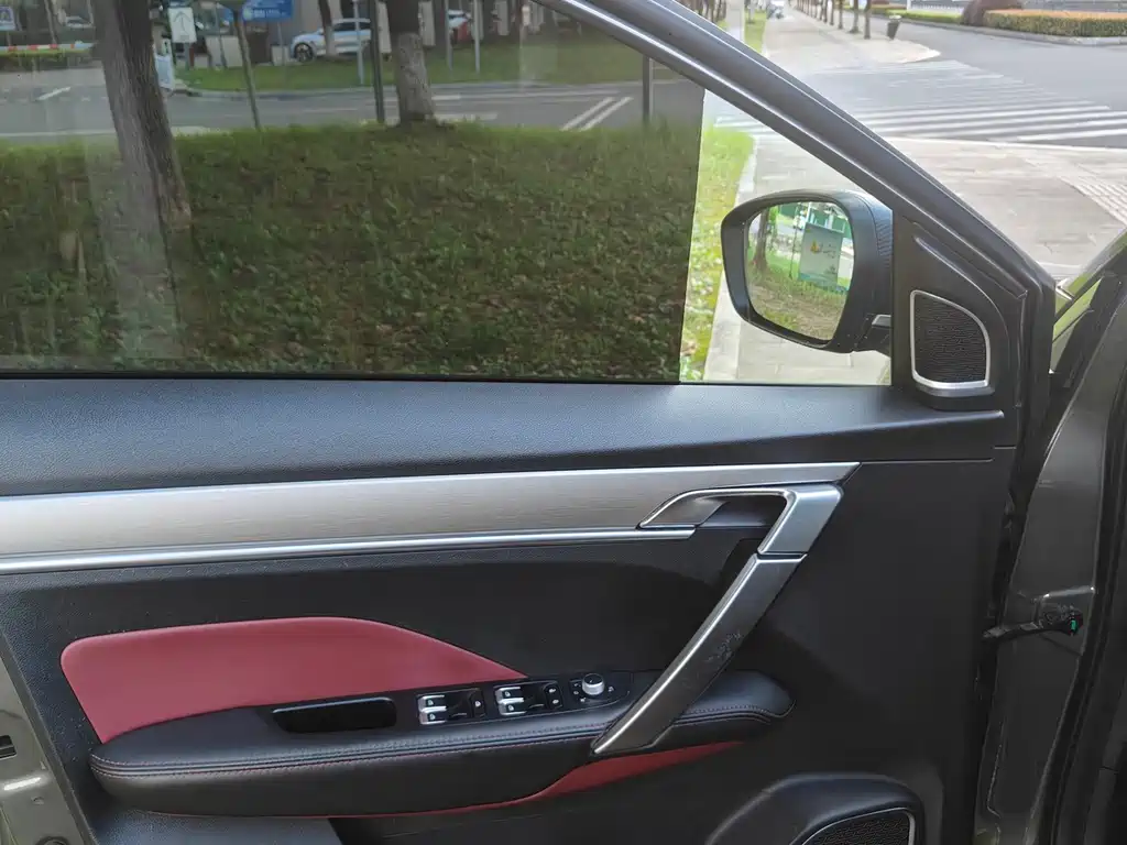 Geely Binyue — миниатюра 7