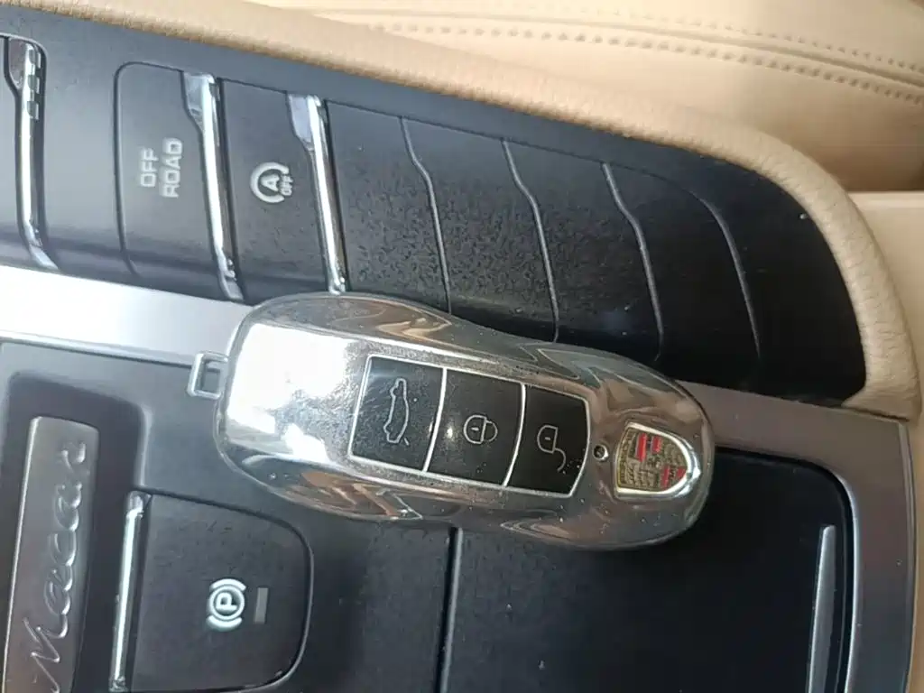 Porsche Macan — миниатюра 9