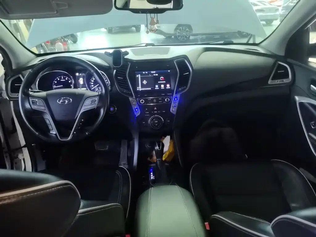Hyundai Santa Fe — миниатюра 10