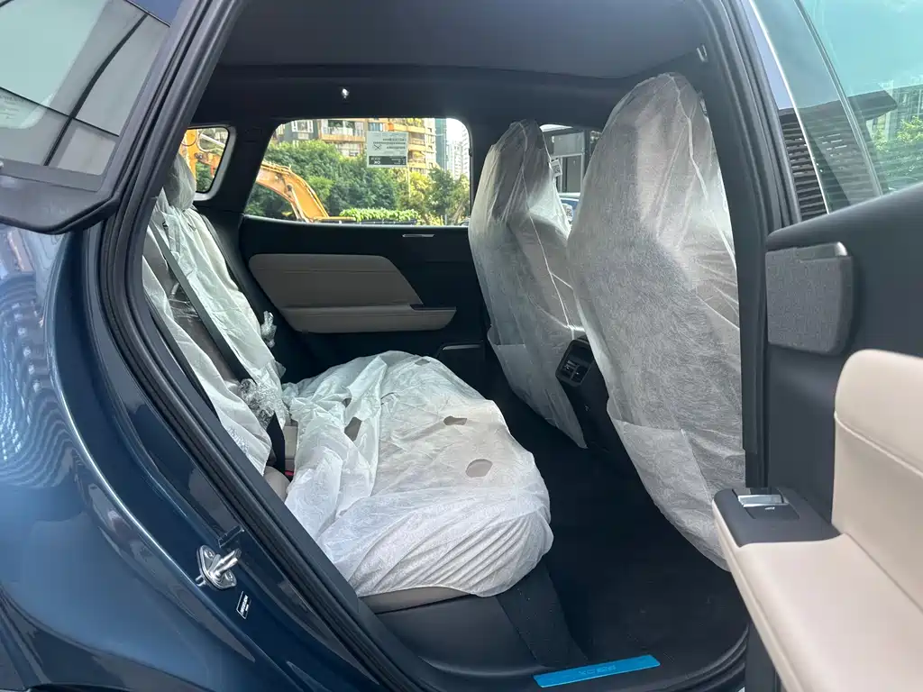 Volvo XC70 PHEV — миниатюра 19