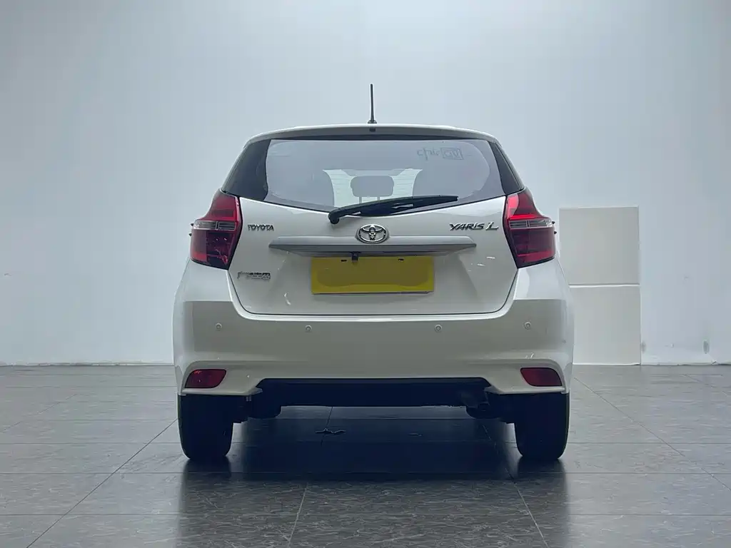 Toyota Yaris L — миниатюра 5
