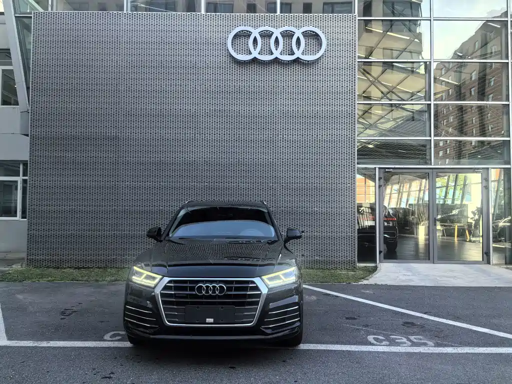 Audi Q5L — миниатюра 2