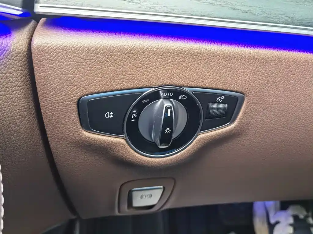 Mercedes-Benz E-Class — миниатюра 33