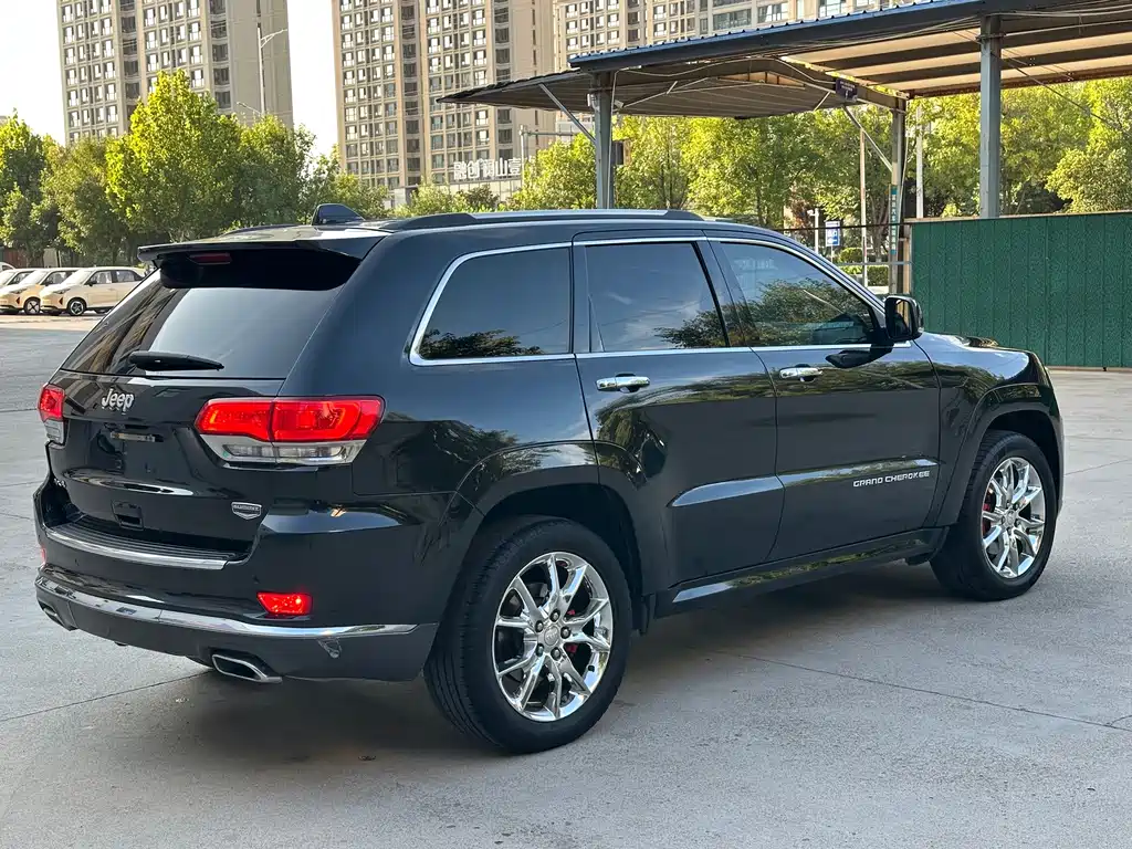 Jeep Grand Cherokee (Import) — миниатюра 7