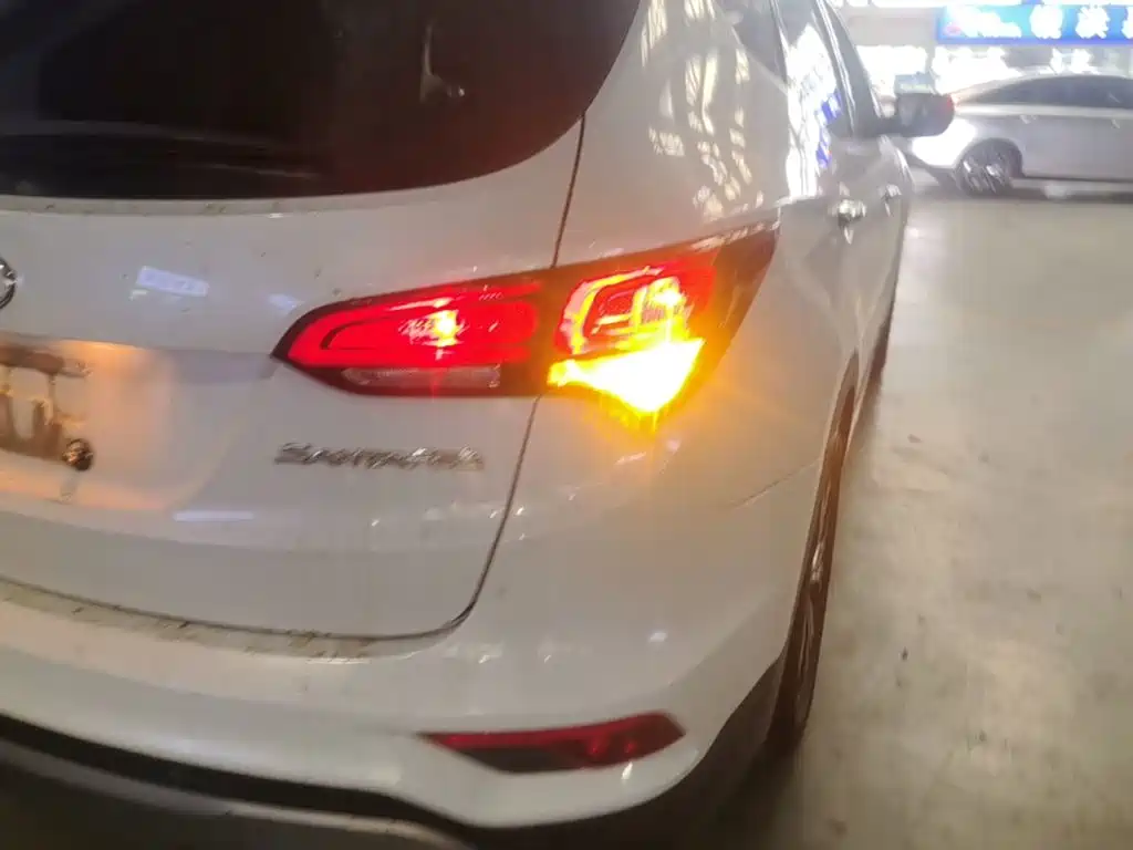 Hyundai Santa Fe — миниатюра 8