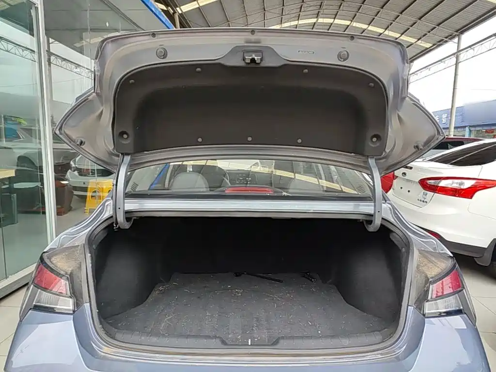 Hyundai Elantra — миниатюра 19