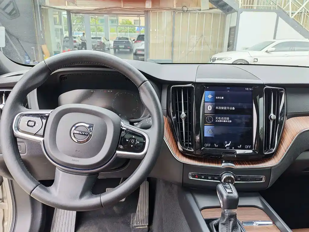Volvo XC60 — миниатюра 6