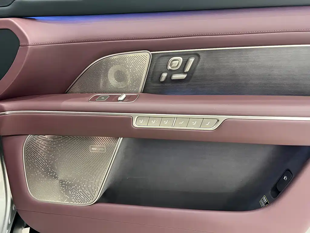NIO ES8 — миниатюра 22