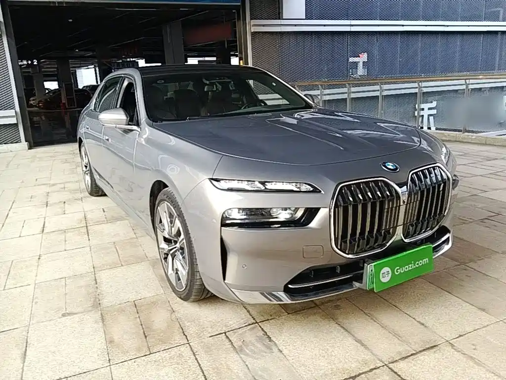 BMW i7 — миниатюра 4