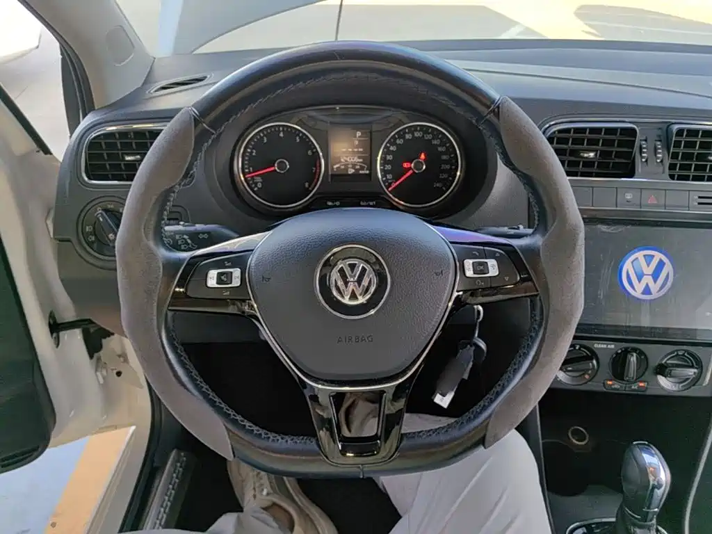 Volkswagen Polo — миниатюра 11