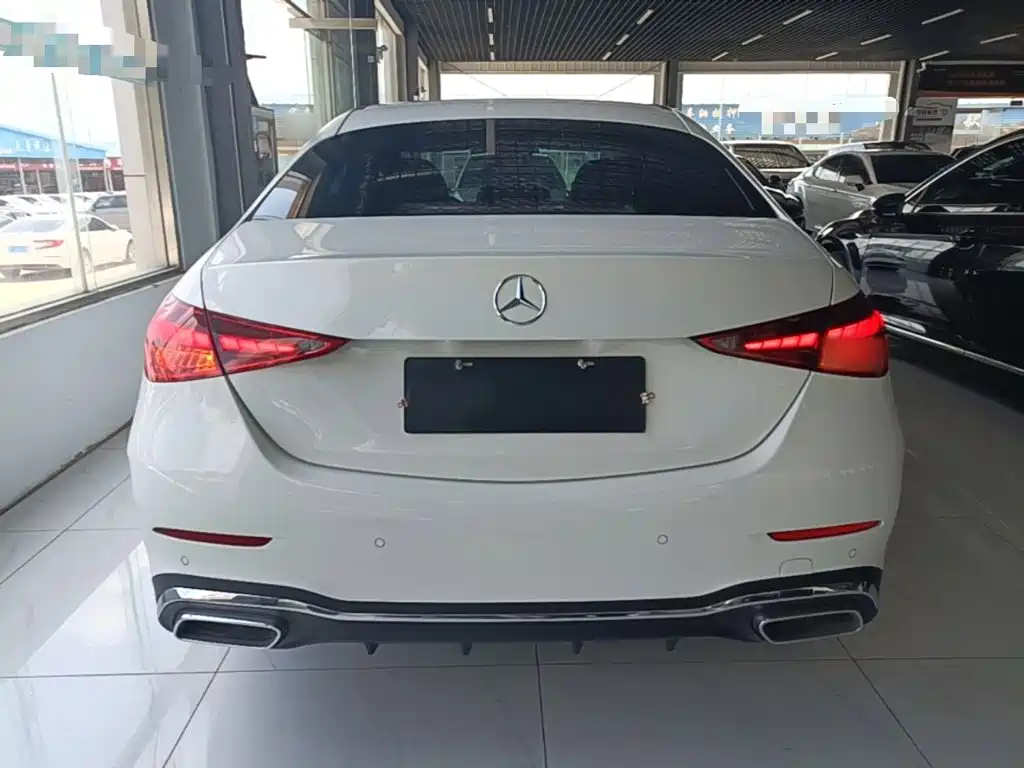 Mercedes-Benz C-Class — миниатюра 6