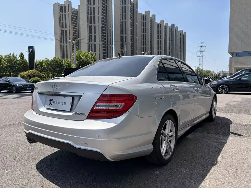 Mercedes-Benz C-Class — миниатюра 16