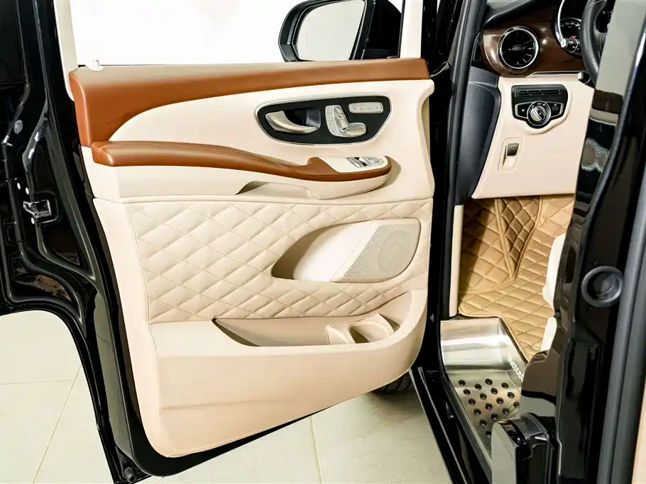 Mercedes-Benz V-Class — миниатюра 17